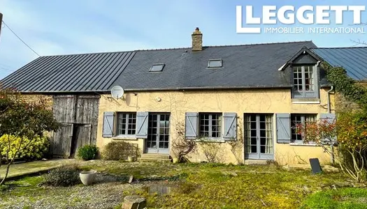 Nichée dans la campagne mayennaise, cette charmante maison de 2 chambres avec grange attenante.