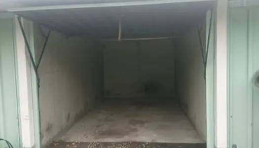 Garage / Parking / Box