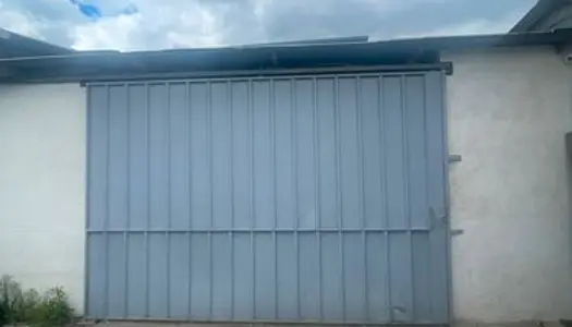 Local dépôt hangar garage à louer 