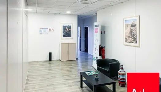 Bureau 261 m² 