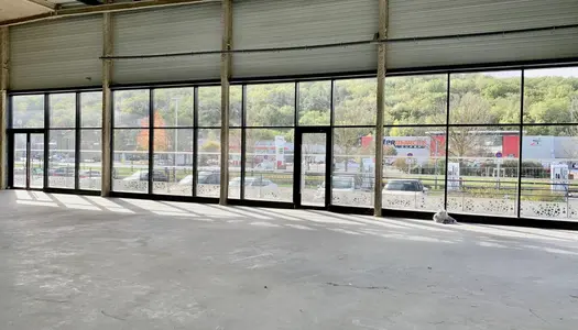 Location Local commercial 117 m² à Cahors 35 100 € CC /mois