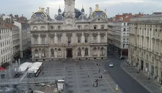 F3 rénové PLACE des TERREAUX LYON 69001 