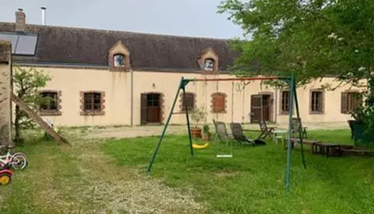 Longère percheronne dans un écrin de verdure 