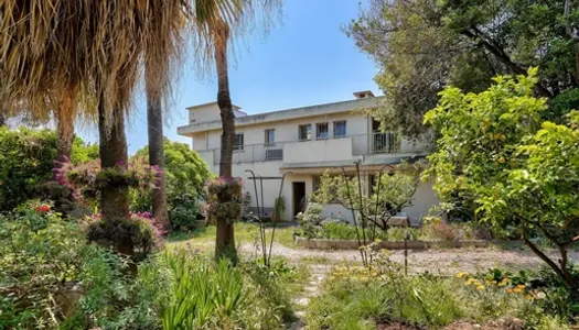 Port de Nice - Maison 10 pièces avec jardin au fort potentiel