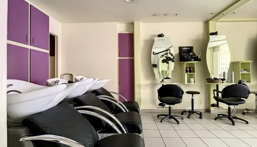 Dpt Sarthe (72), à vendre LA CHARTRE SUR LE LOIR Salon de coiffure 