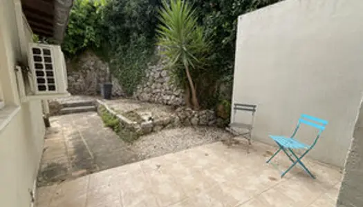 Rare, maison de village avec jardin 