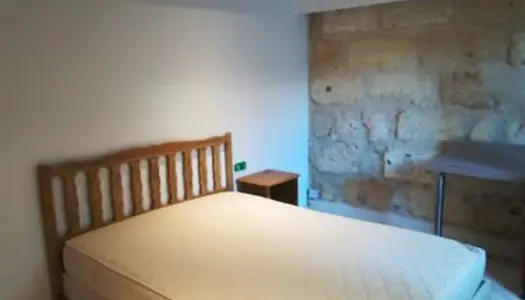 Chambre meublée en colocation 