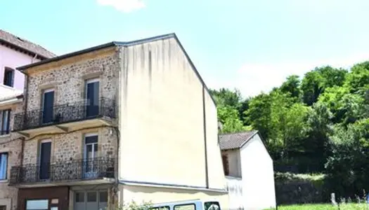 IMMEUBLE DE RAPPORT DE3 APPARTEMENTS SANS TRAVAUX DECAZEVILLE AVEYRON 