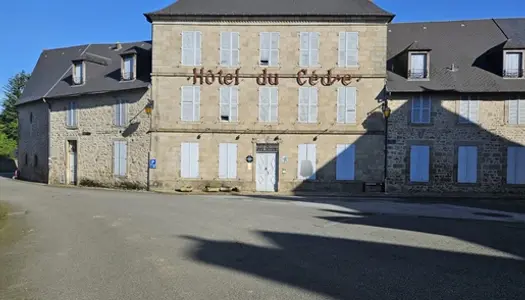 Hôtel de caractère du Xviii à rénover avec piscine et caves à vins Bénévent-l'abbaye 23210 