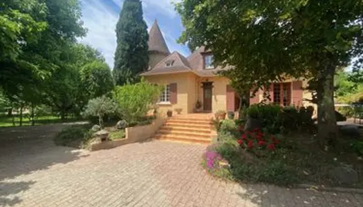 Maison 8 pièces 286 m² 