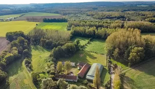 Ferme équestre de caractère, aménagée dans un environnement bucolique préservé