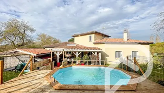 Maison contemporaine au coeur de la campagne gersoise