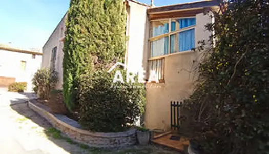 PETITE MAISON DE VILLAGE AVEC GARAGE, TERRASSE ET VERANDA