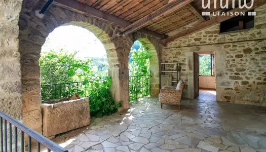Maison de hameau 98m² en pierre rénovée avec goût 