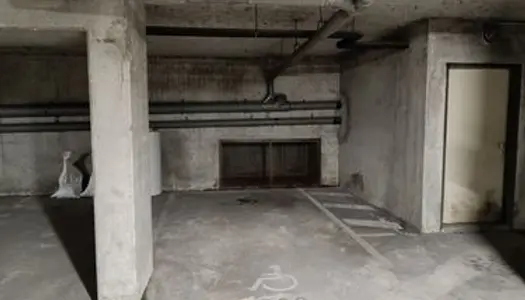 Parking auto souterrain sécurisé Stains Handicapé 