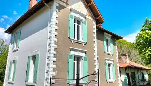 Propriété 5 pièces 137 m²