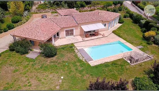 Villa de 170m² sur 2284m² de terrain avec piscine 