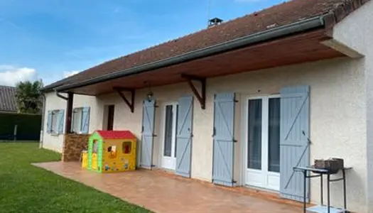 Maison - proche commerces et école 