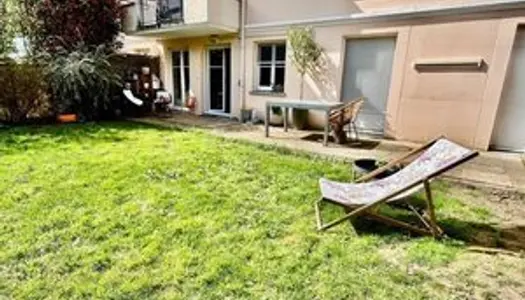 Bel appartement récent avec jardin 