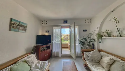 Sanary sur mer Quartier Les Prats Appartement T4 de 74.44 m² avec trois chambres et place de parkin