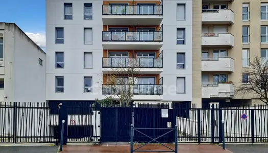 Dpt Hauts de Seine (92), à vendre VANVES Appartement de 2 pièces avec terrasse 