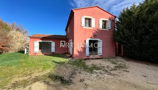 Ensemble Immobilier Avec Deux Entrepots À Vendre Dans Le Luberon