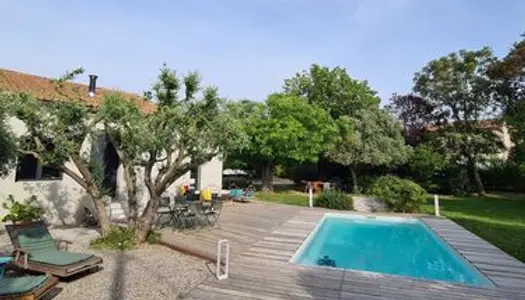 Maison T5 avec piscine sur grand terrain 