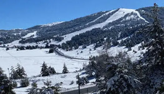 Beau appartement 2 pièces à Gréolière les neiges