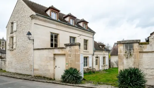 Maison 12 pièces 475 m²