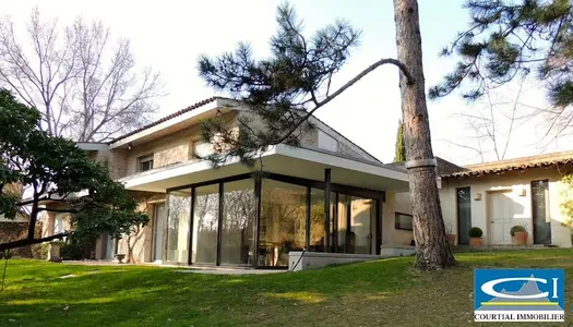 Villa 11 pièces 270 m²