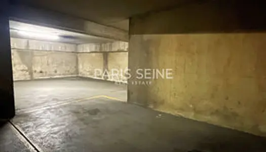 Paris Seine - Parking