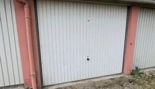 Garage fermée à louer sécurisé 