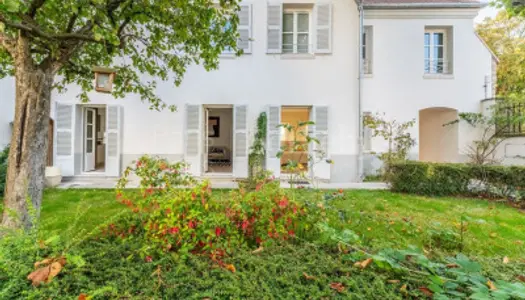 Paris 18ème - Montmartre - Appartement avec jardin rénové par ar 