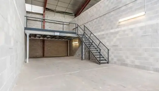 56 m² / 423 euros / Stockage / Site gardienné
