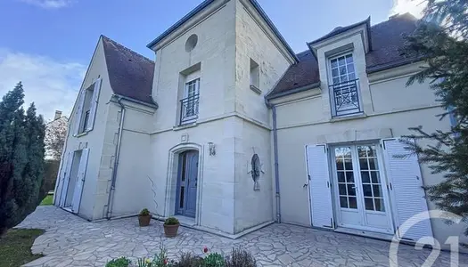 Maison 7 pièces 229 m²