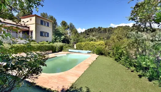 Dpt Bouches du Rhône (13), à vendre proche de AIX EN PROVENCE maison vue panoramique, 4 ch, 150m2 