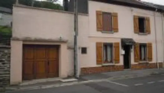 MAISON MITOYENNE D'UN COTE DE 115 M2 SH AVEC UN JARDIN ET UN GARAGE