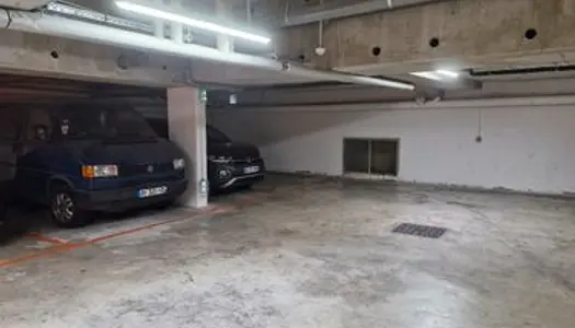 Place parking sous sol caméra 