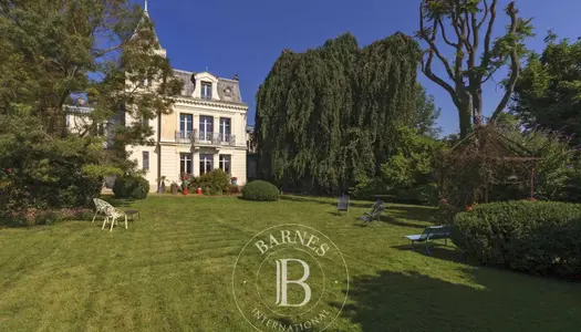 Exclusivité - Rare à Saint Germain en laye/Fourqueux - propriété de caractère 5 chambres 