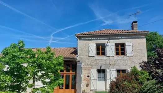 Magnifique maison de campagne avec plus d'un hectare de terrain 