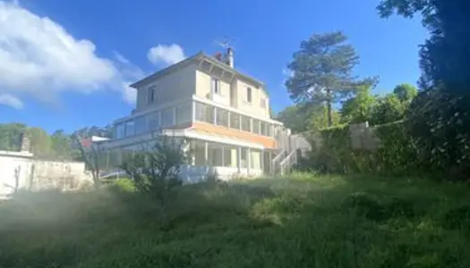 Maison 7 pièces 246 m² 