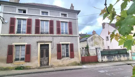 Maison Bourgeoise à rénover entièrement à Laignes 