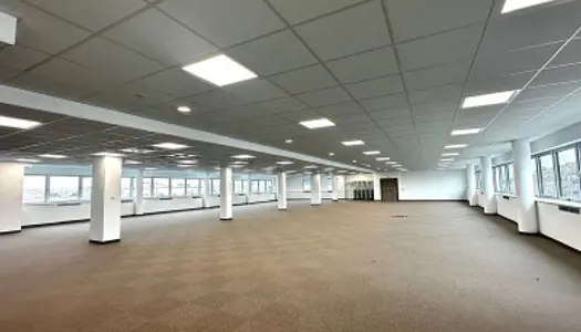 Bureaux 607 m² 