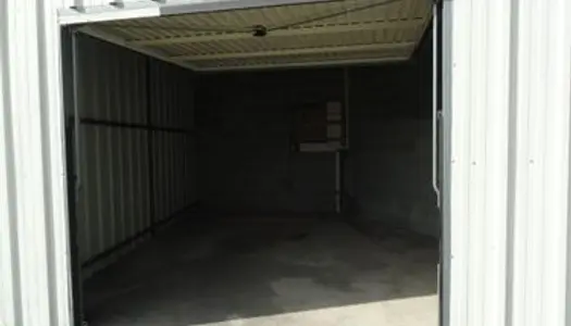 Garage ou Box spacieux st Maixent-L'Ecole