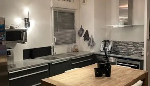 À louer appartement T3 Meublé avec terrasse et garage 