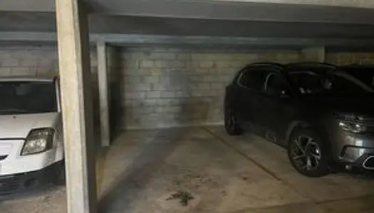 Parking - Garage Location Montreuil  20m² 65€