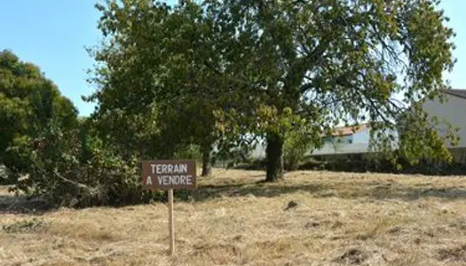 Terrain 1390m² - Plassay