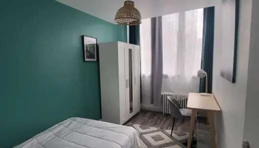 Découvrez le charme familial d'un appartement meublé rénové au coeur de Châteauroux 