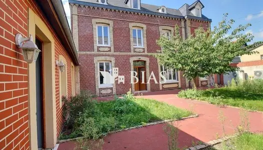 Maison 10 pièces 275 m²