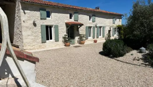 Maison 10 pièces 323 m²